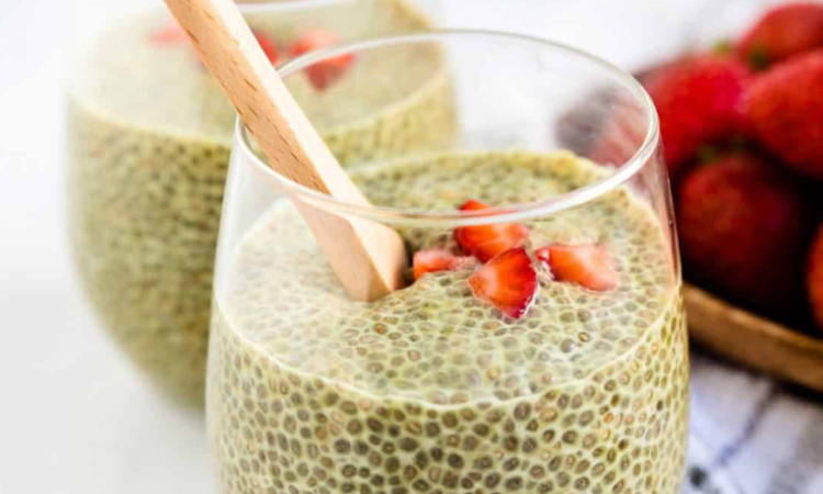Budinca de chia cu matcha